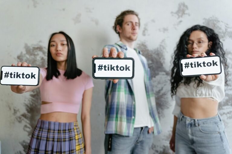secure photo sharing platform